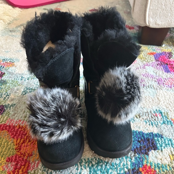 Ugg Isley Boots - Picture 6 of 6